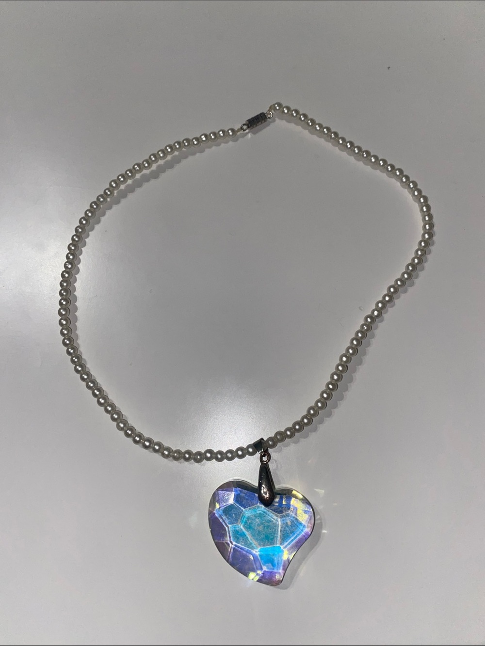 Pearl Beaded Necklace with Iridescent Heart Pendant - White - Picture 1 of 5